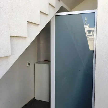 Tom Apartment